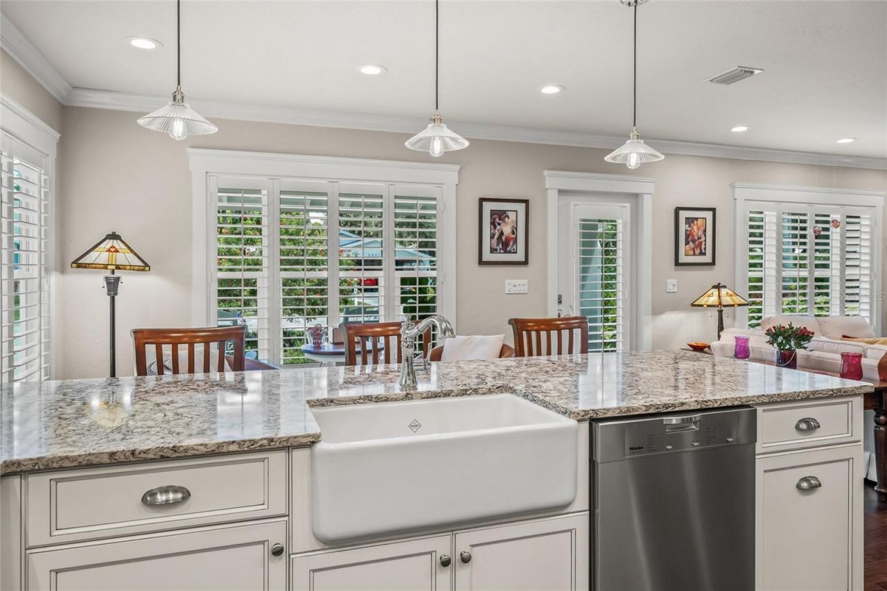 2440 Arlington Street, Sarasota, FL 34239 Photo