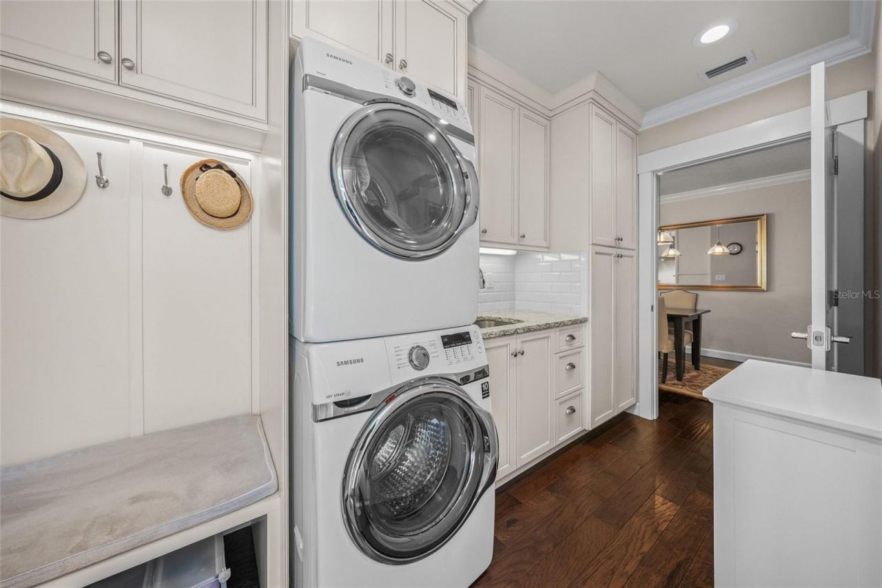2440 Arlington Street, Sarasota, FL 34239 Photo