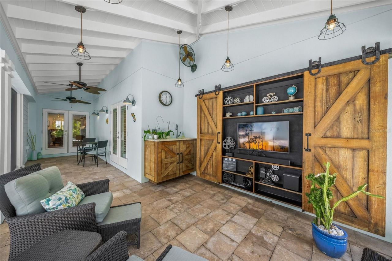 2440 Arlington Street, Sarasota, FL 34239 Photo