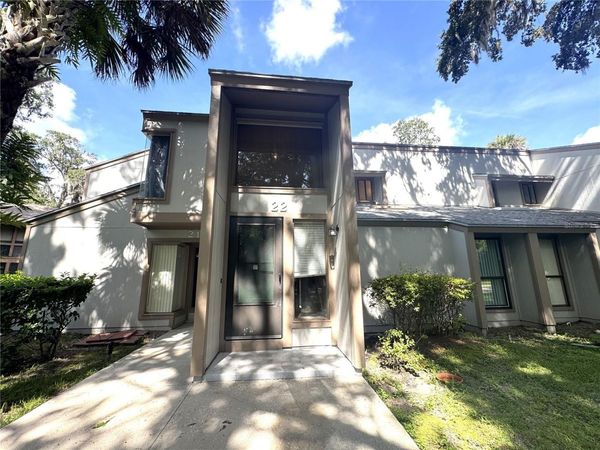22 MID OAKS CIRCLE , Unit 22, PALM COAST, FL 32137