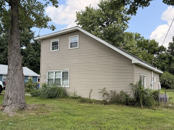 938 S Dupont Place , West Terre Haute, IN 47885