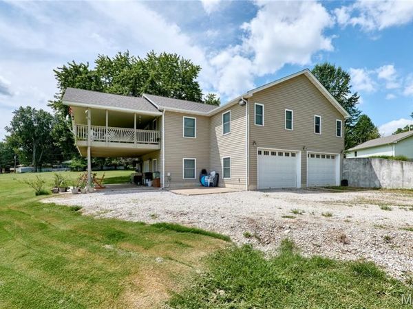 55 Lakeview Circle, Elsberry, MO 63343