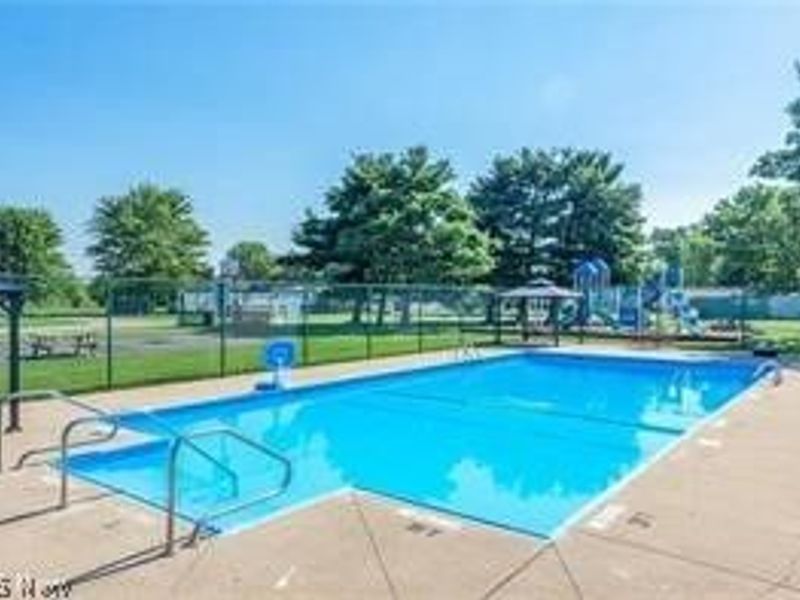 215 Cedar Brook Drive, Elyria, OH 44035 Photo 16