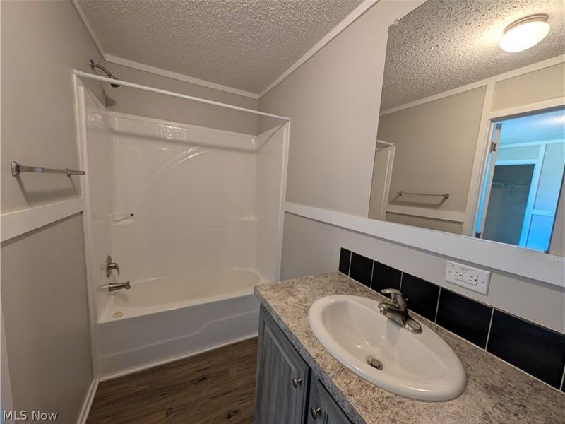 215 Cedar Brook Drive, Elyria, OH 44035 Photo 8
