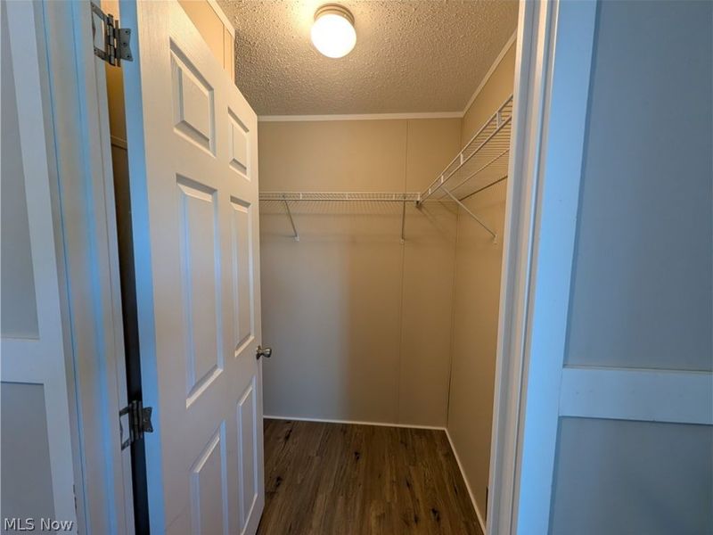 215 Cedar Brook Drive, Elyria, OH 44035 Photo 9