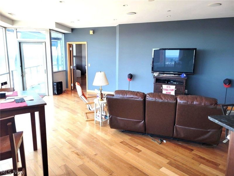 701 W Lakeside Avenue, Unit 1107, Cleveland, OH 44113 Photo 6