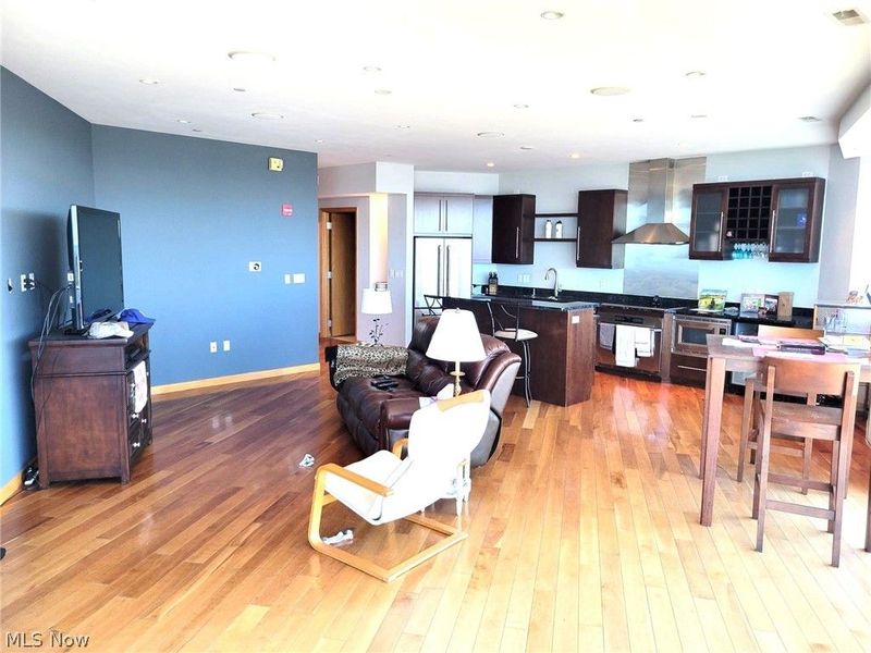 701 W Lakeside Avenue, Unit 1107, Cleveland, OH 44113 Photo 7