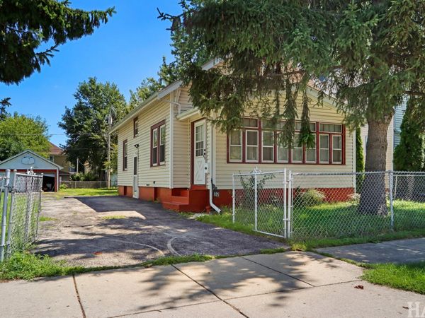 825 N Ash Street , Waukegan, IL 60085