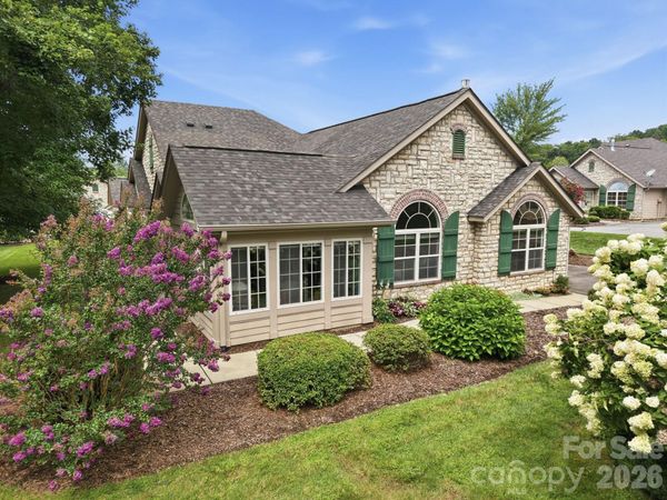 98 Mountain Meadow Circle, Weaverville, NC 28787