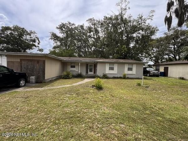 3455 THORNHILL Drive, Jacksonville, FL 32277