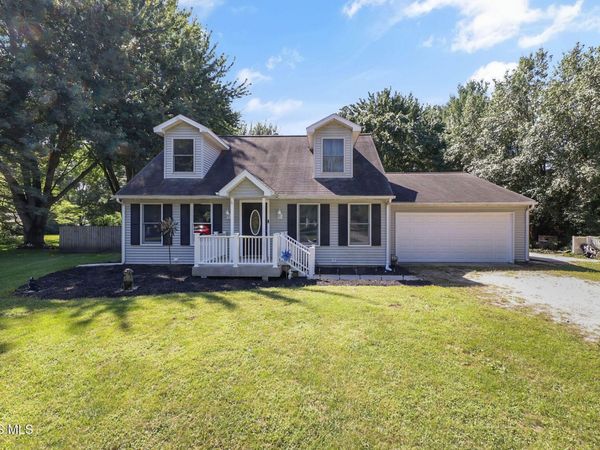 13435 Woodbrier Lane, Grand Rapids, OH 43522