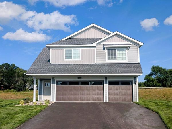 606 Redwood Loop N, Cambridge, MN 55008