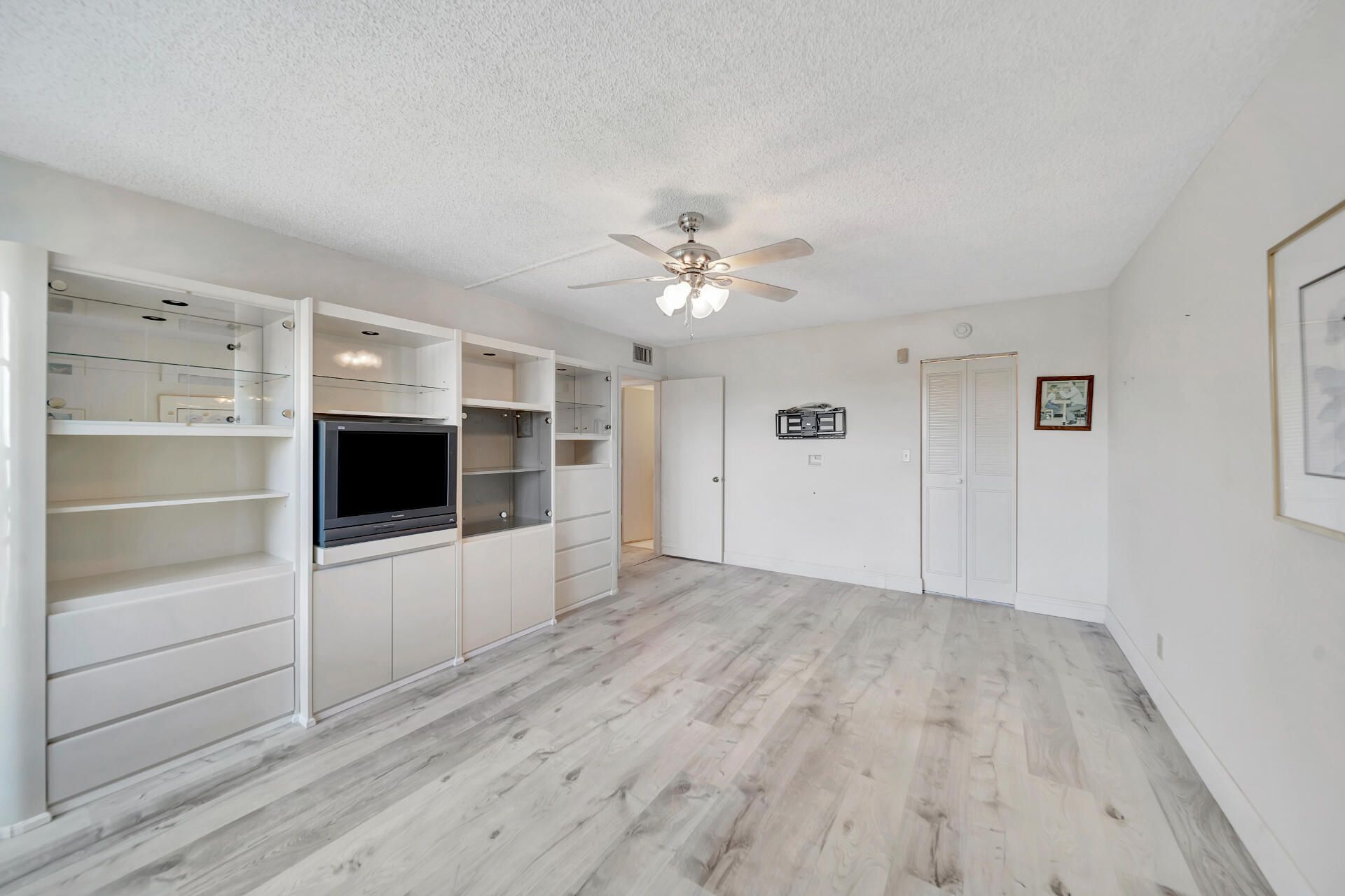 3485 Environ Boulevard, Unit C504, Lauderhill, FL 33319 Photo