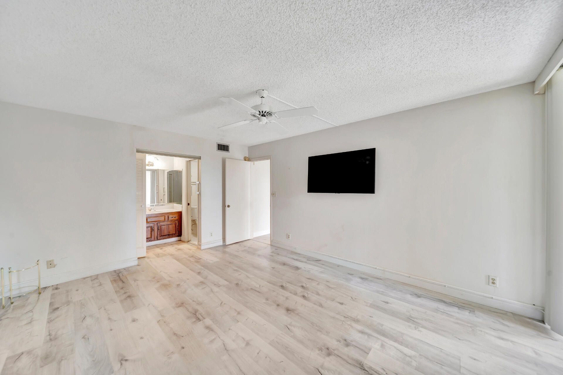 3485 Environ Boulevard, Unit C504, Lauderhill, FL 33319 Photo