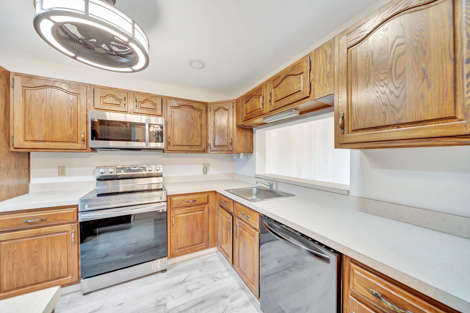 3485 Environ Boulevard, Unit C504, Lauderhill, FL 33319 Photo