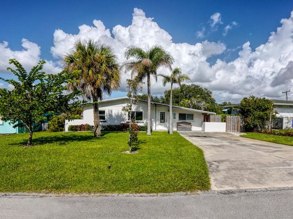 3444 NE SANDRA Drive, Jensen Beach, FL 34957