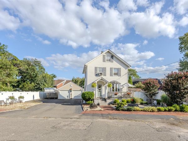2 Dean Street, Farmingdale, NY 11735