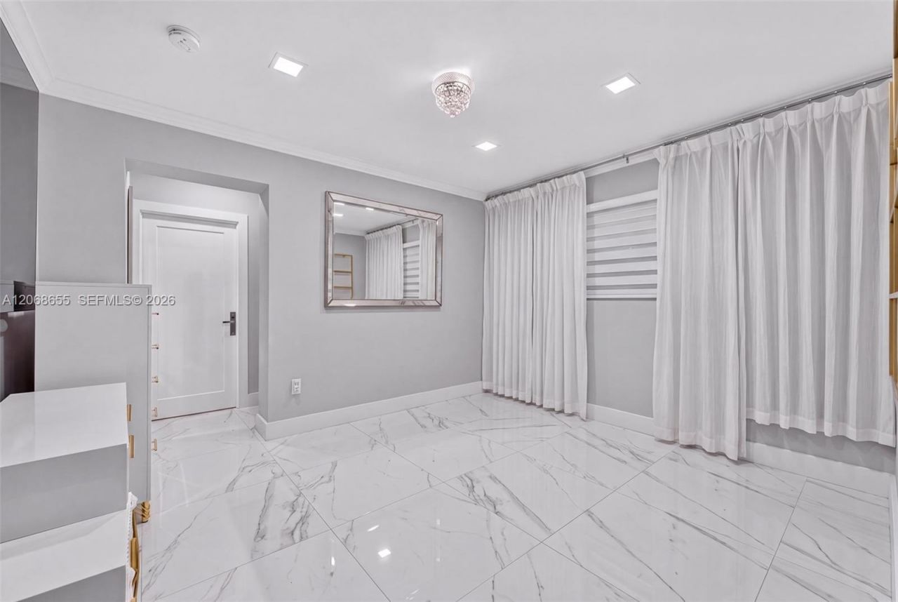 700 W 51st Pl , Hialeah, FL 33012 Photo