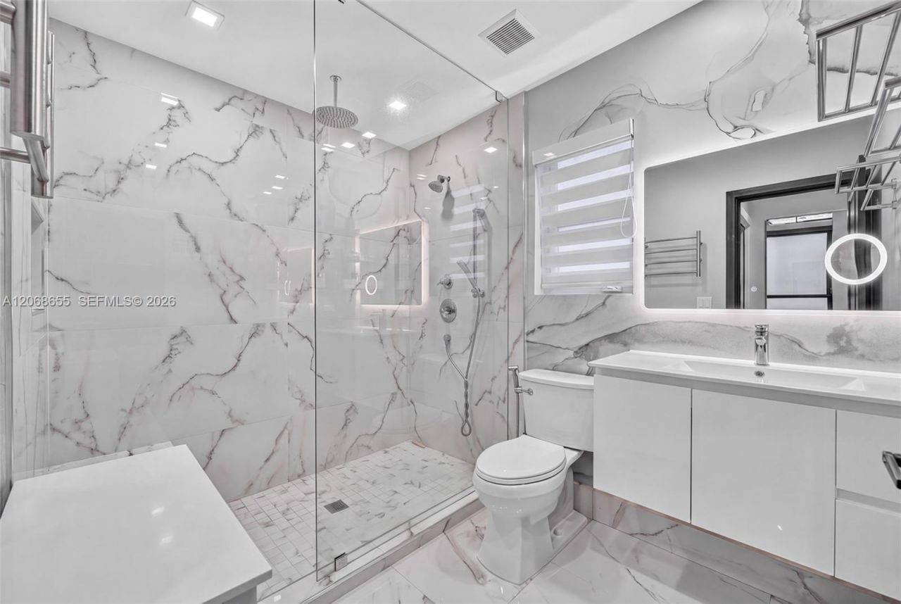 700 W 51st Pl , Hialeah, FL 33012 Photo