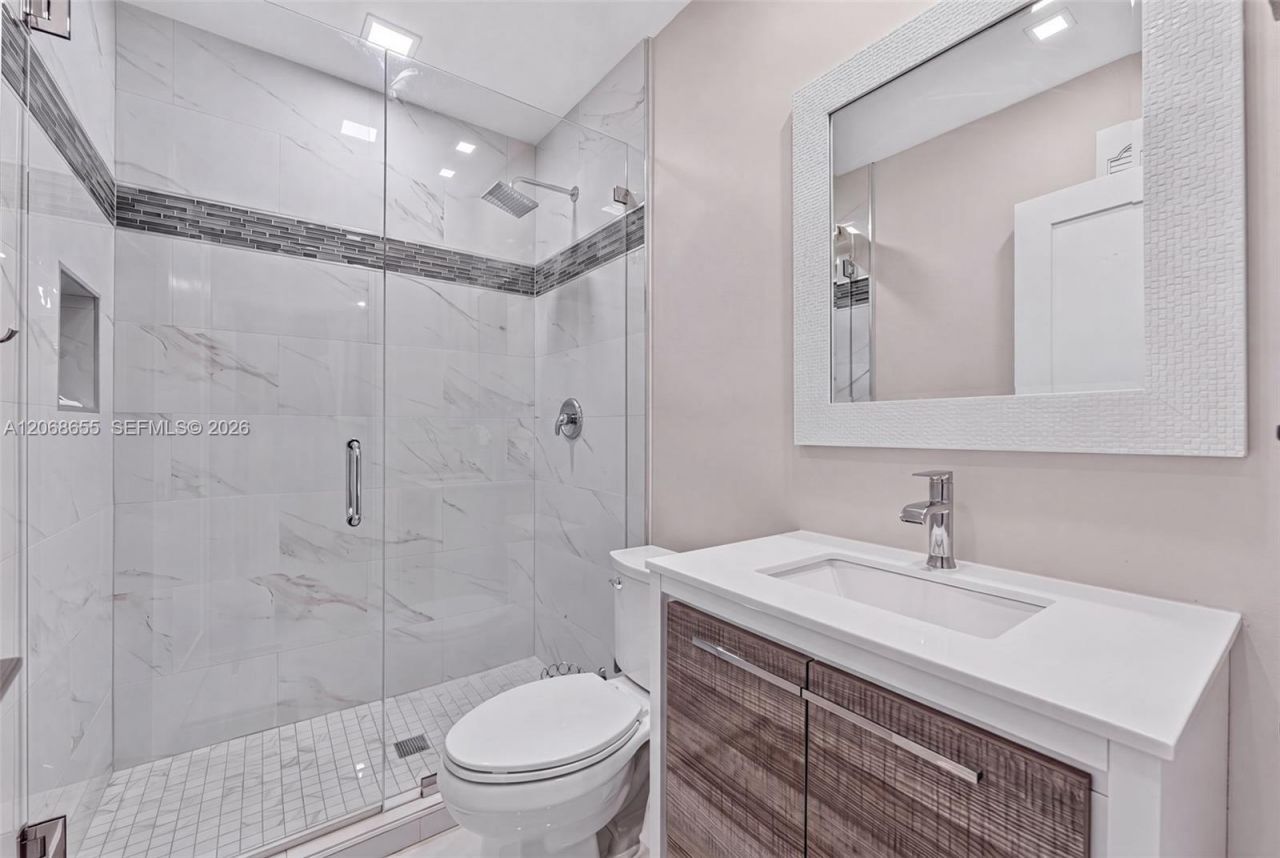 700 W 51st Pl , Hialeah, FL 33012 Photo