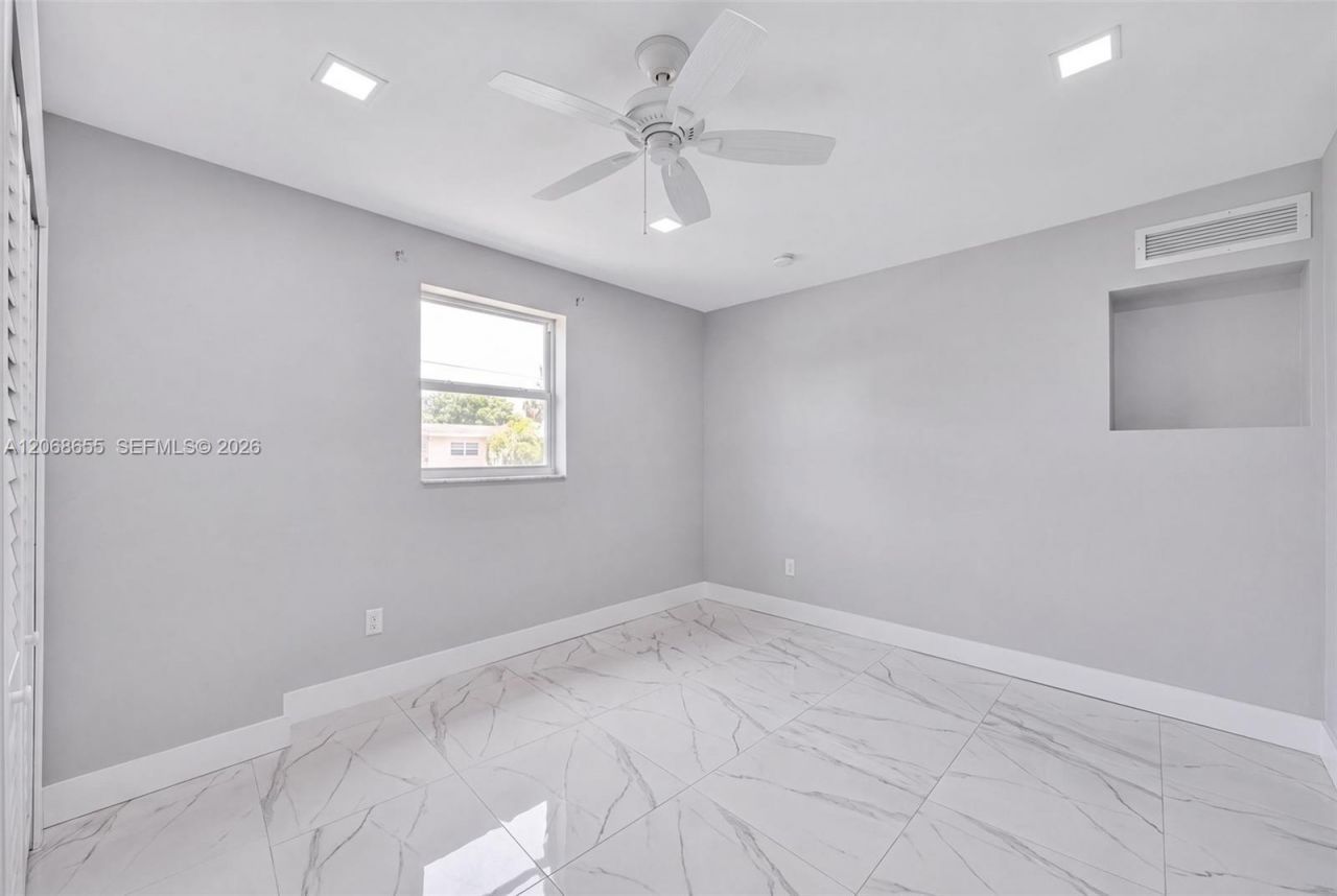 700 W 51st Pl , Hialeah, FL 33012 Photo