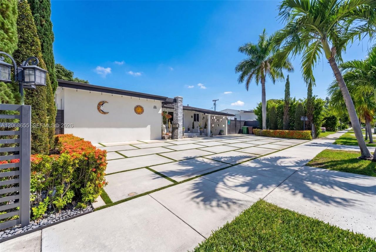 700 W 51st Pl , Hialeah, FL 33012 Photo
