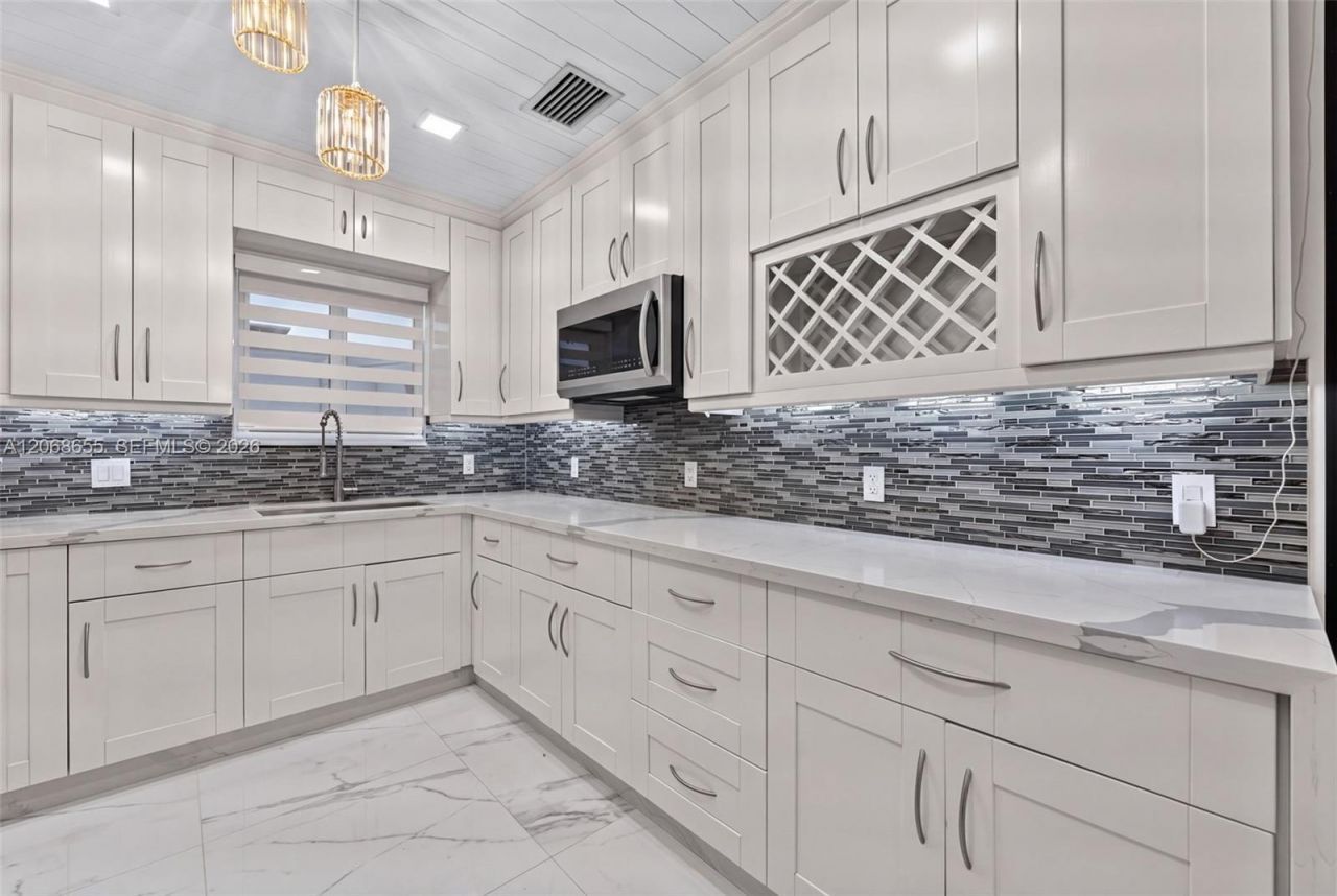 700 W 51st Pl , Hialeah, FL 33012 Photo