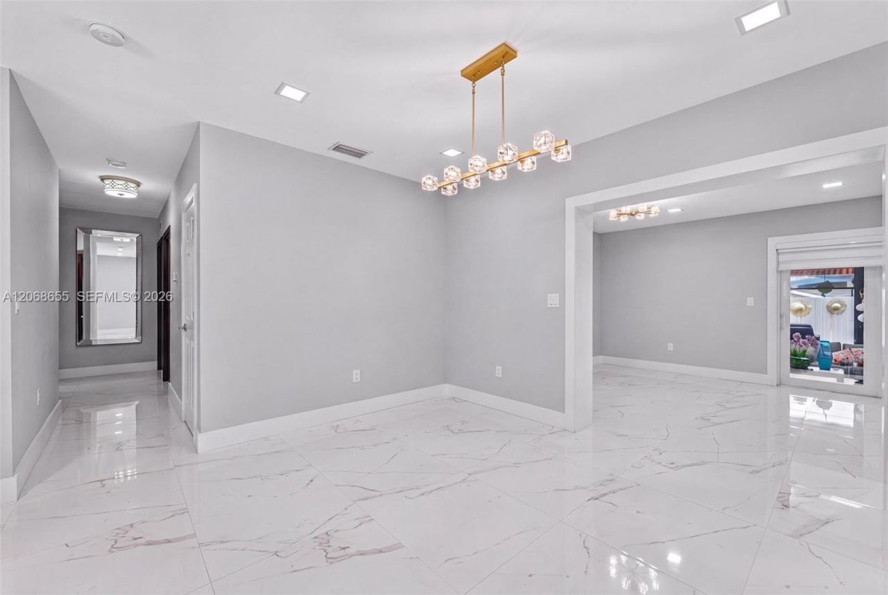 700 W 51st Pl , Hialeah, FL 33012 Photo