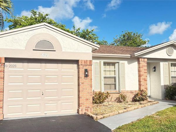 821 W Beckley Sq , Davie, FL 33325