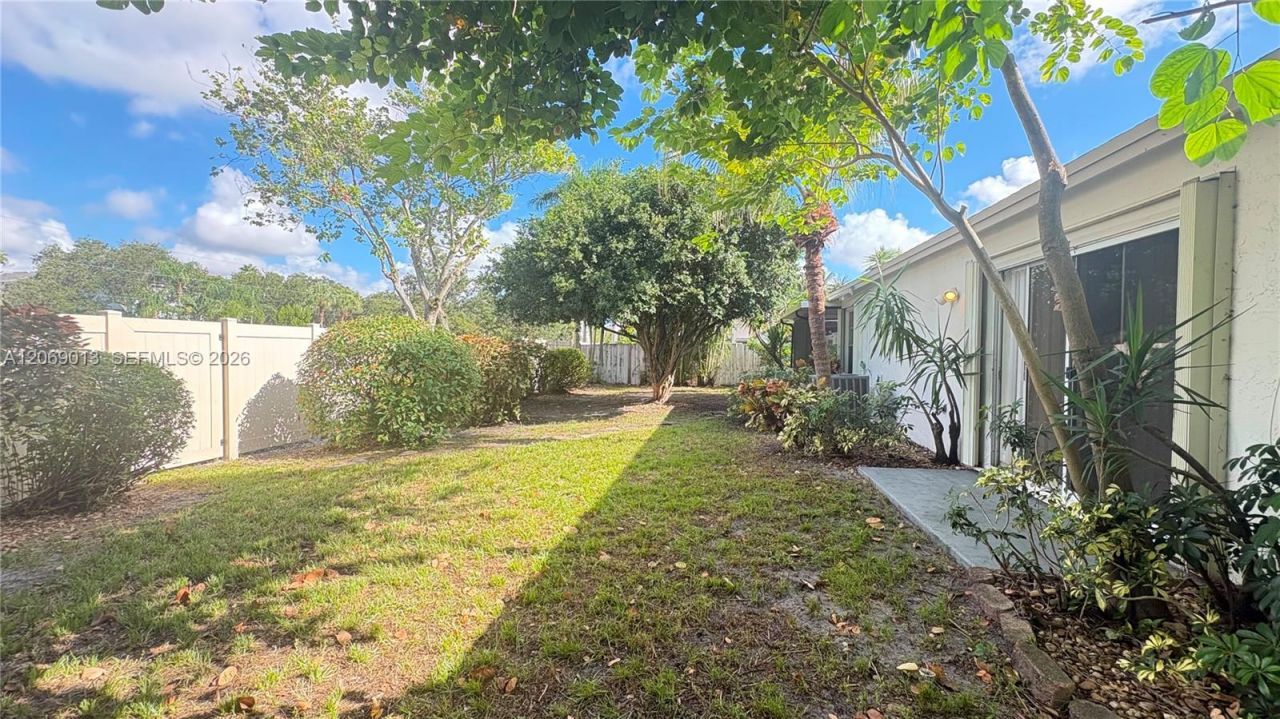 821 W Beckley Sq, Davie, FL 33325 Photo