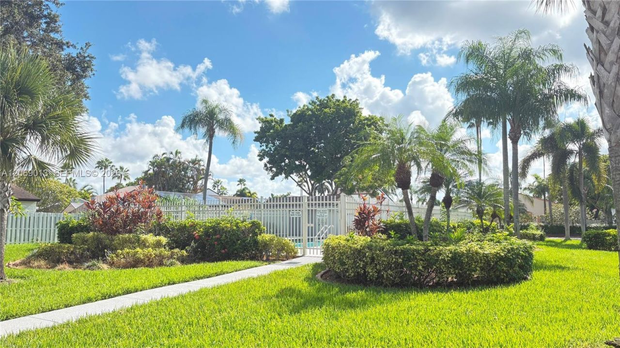 821 W Beckley Sq, Davie, FL 33325 Photo