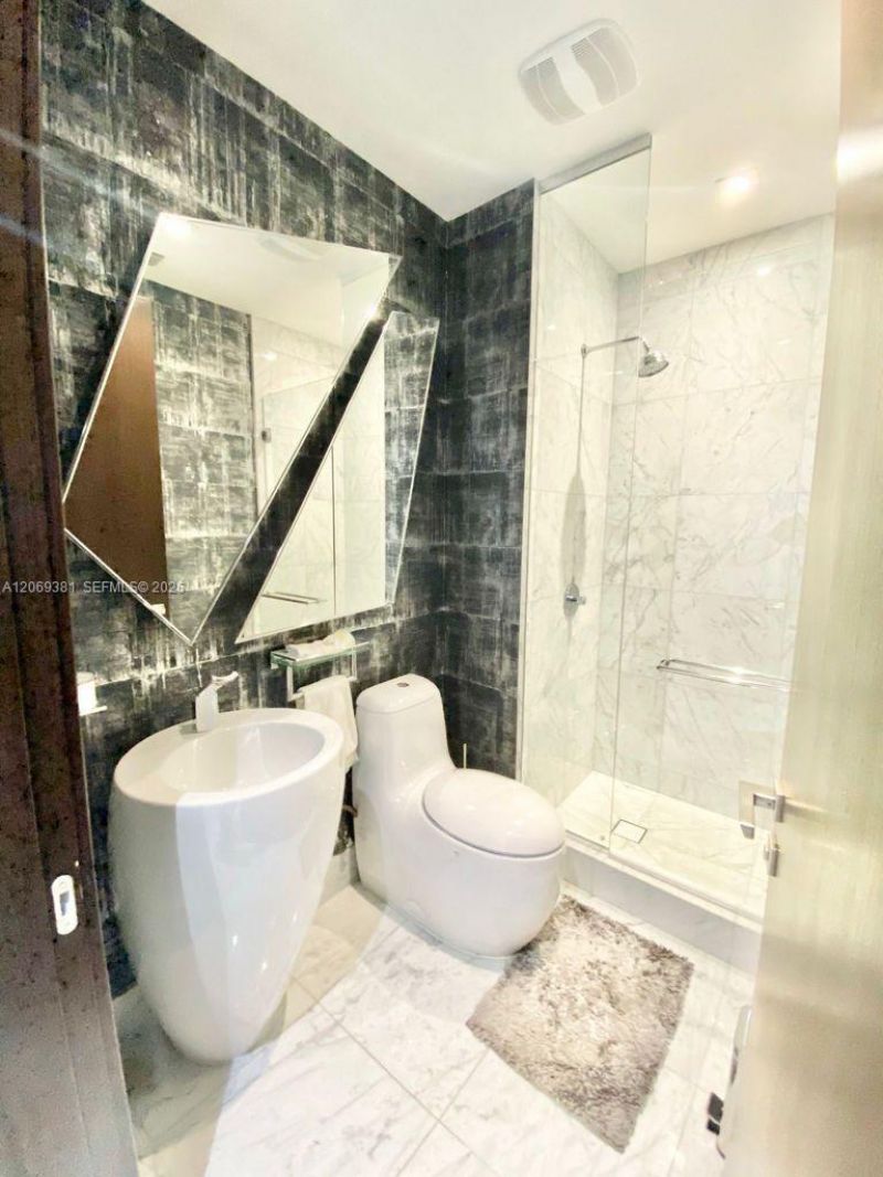 16901 Collins Ave , Unit 701, Sunny Isles Beach, FL 33160 Photo