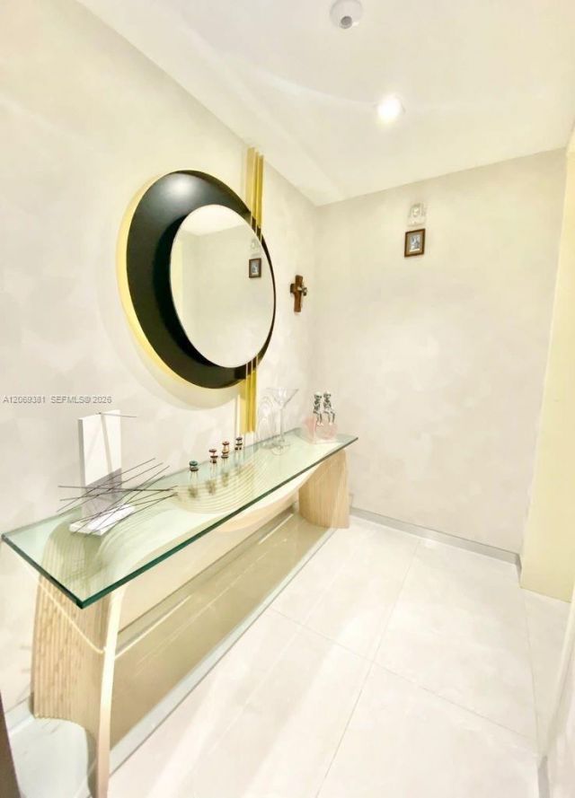 16901 Collins Ave , Unit 701, Sunny Isles Beach, FL 33160 Photo