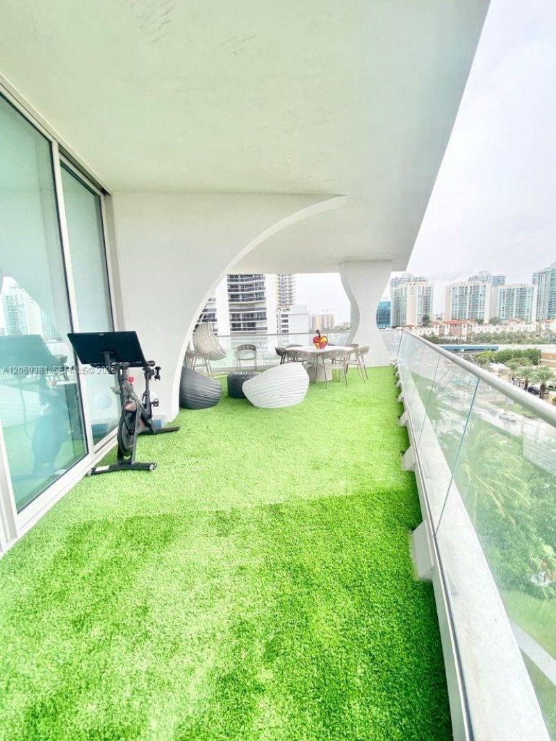 16901 Collins Ave , Unit 701, Sunny Isles Beach, FL 33160 Photo