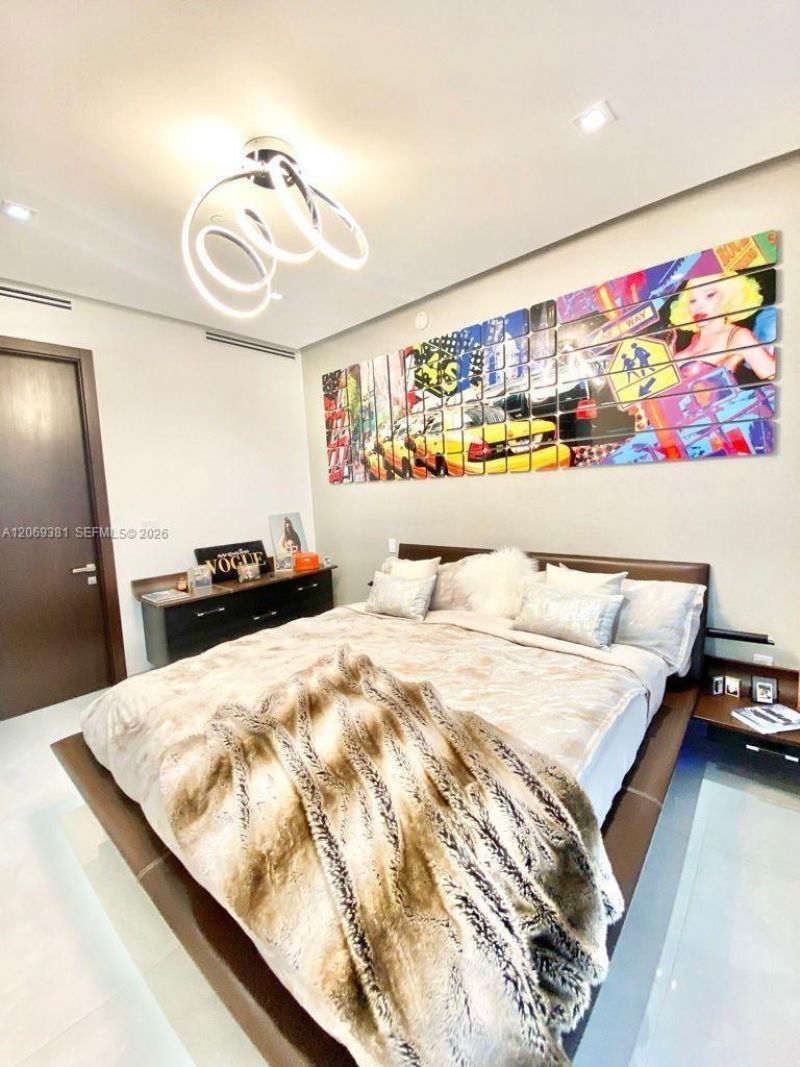 16901 Collins Ave , Unit 701, Sunny Isles Beach, FL 33160 Photo