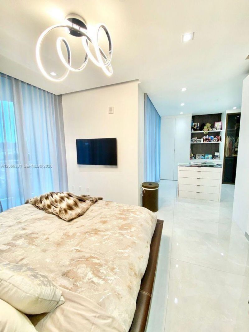 16901 Collins Ave , Unit 701, Sunny Isles Beach, FL 33160 Photo
