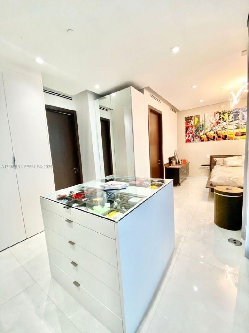 16901 Collins Ave , Unit 701, Sunny Isles Beach, FL 33160 Photo