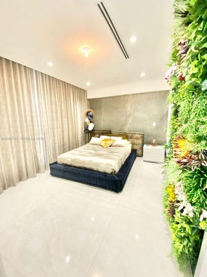 16901 Collins Ave , Unit 701, Sunny Isles Beach, FL 33160 Photo