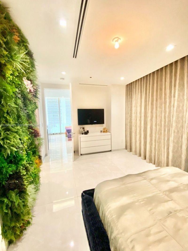 16901 Collins Ave , Unit 701, Sunny Isles Beach, FL 33160 Photo