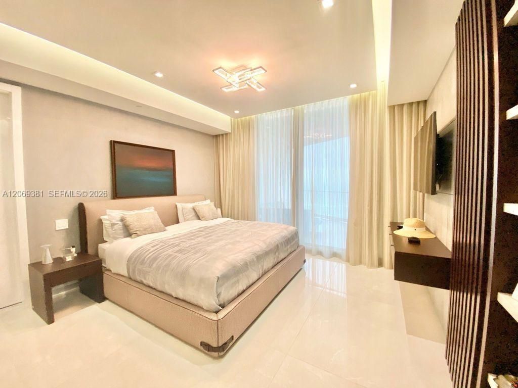 16901 Collins Ave , Unit 701, Sunny Isles Beach, FL 33160 Photo