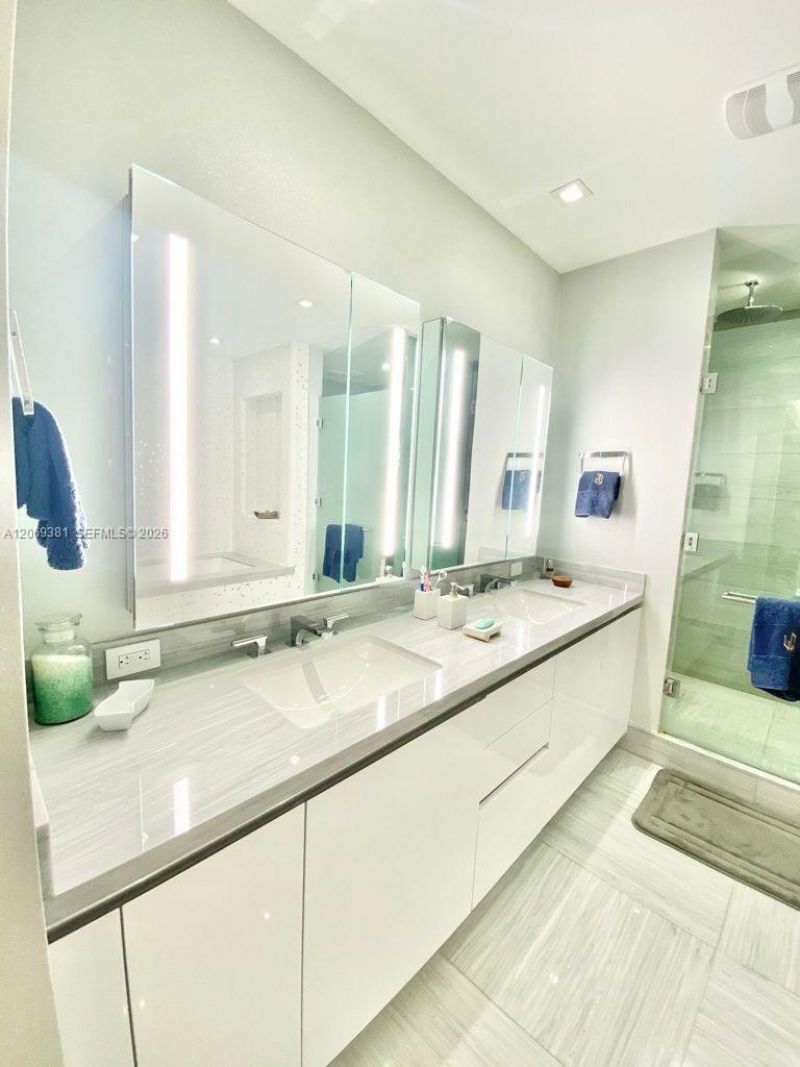16901 Collins Ave , Unit 701, Sunny Isles Beach, FL 33160 Photo