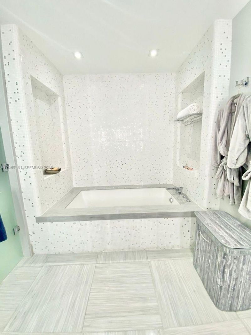 16901 Collins Ave , Unit 701, Sunny Isles Beach, FL 33160 Photo