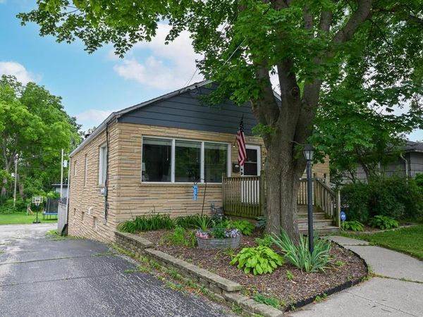246 North AVENUE, Hartland, WI 53029