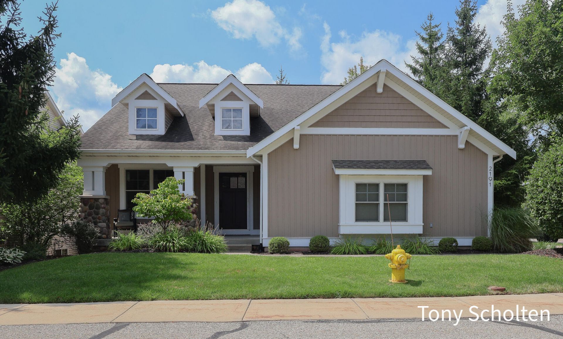 2191 N Greenstone Drive, Grand Rapids, MI 49546 Main Photo