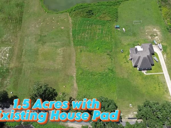8573 New River Rd, St Amant, LA 70774