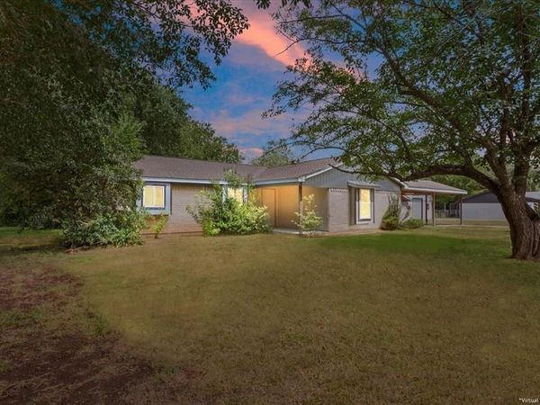 901 S Old Temple Road , Lorena, TX 76655