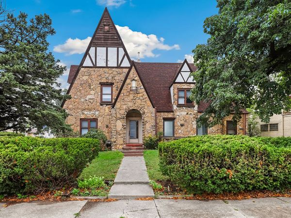 905 Wentworth Avenue , Calumet City, IL 60409