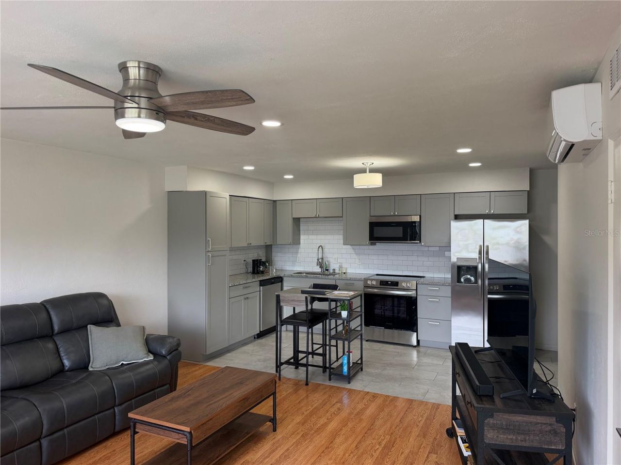 416 73rd Avenue N, Unit 205, Saint Petersburg, FL 33702 Photo