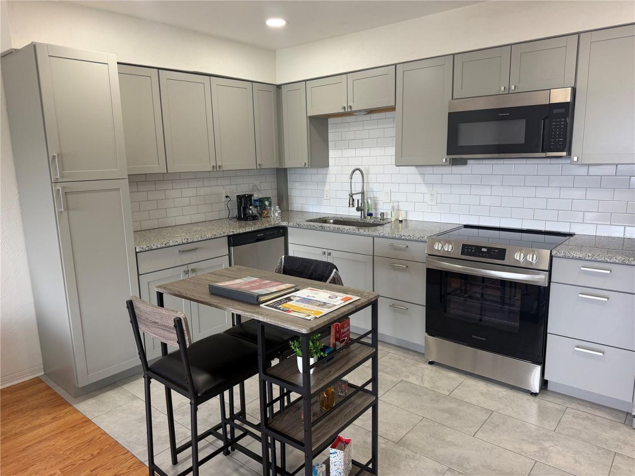 416 73rd Avenue N, Unit 205, Saint Petersburg, FL 33702 Photo