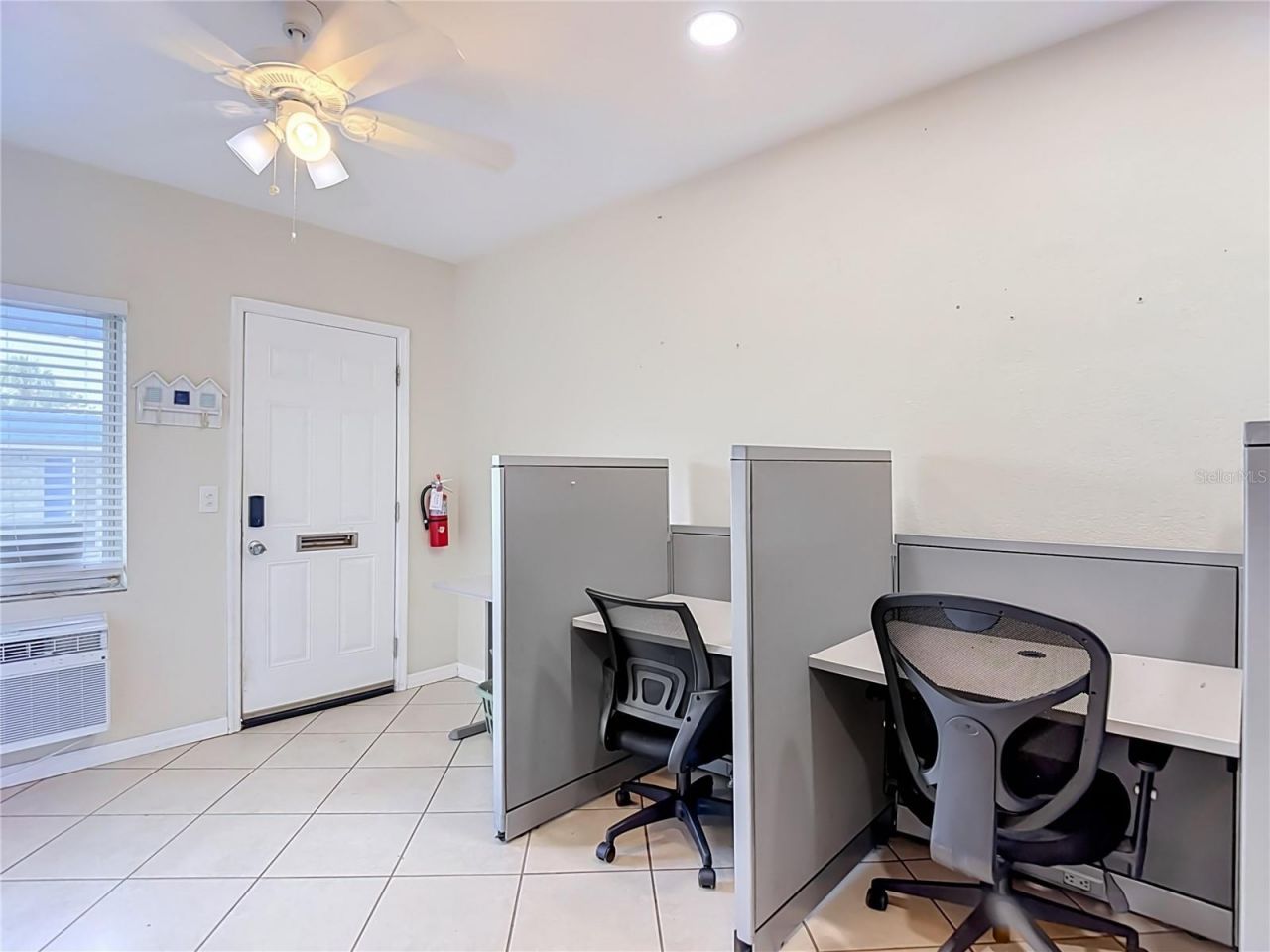 7429 Us Highway 19 , New Port Richey, FL 34652 Photo